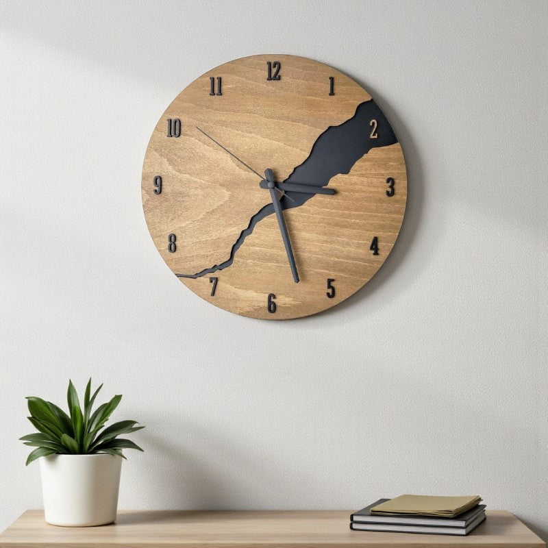 Luxuriöse Wanduhr aus Holz mit lautlosem Uhrwerk