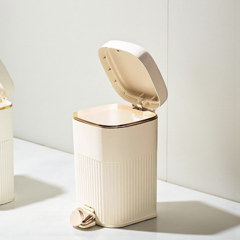 Tretmülleimer mit elegantem Design für die Abfallentsorgung