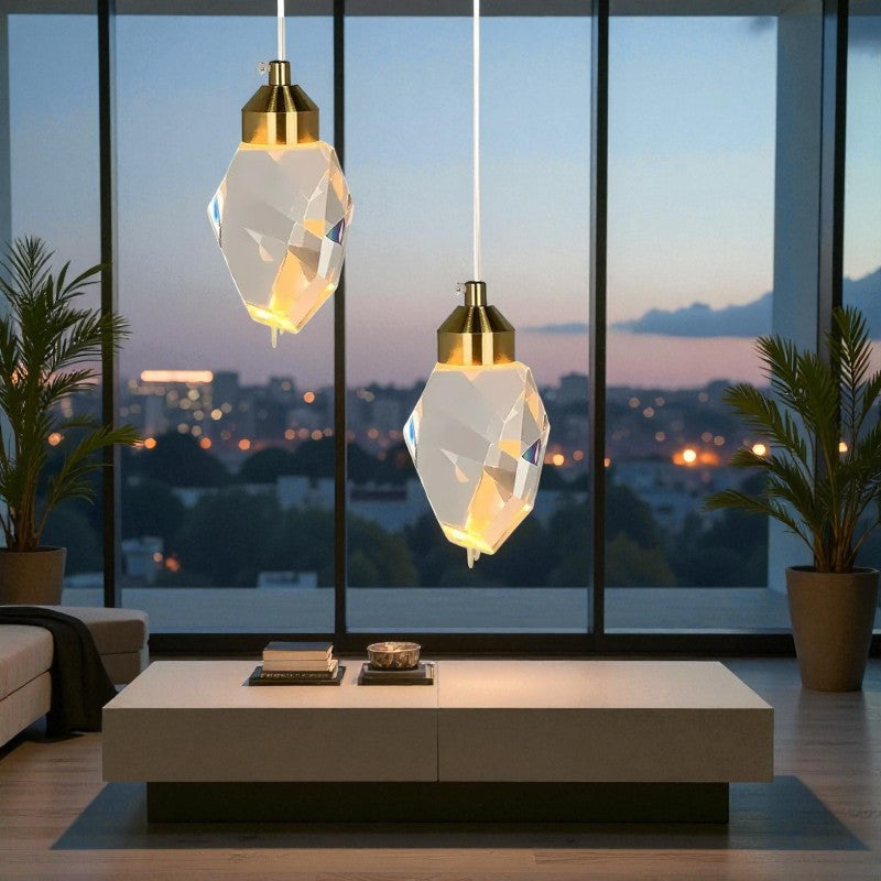 Elegante Hängeleuchte mit funkelnden Kristallen