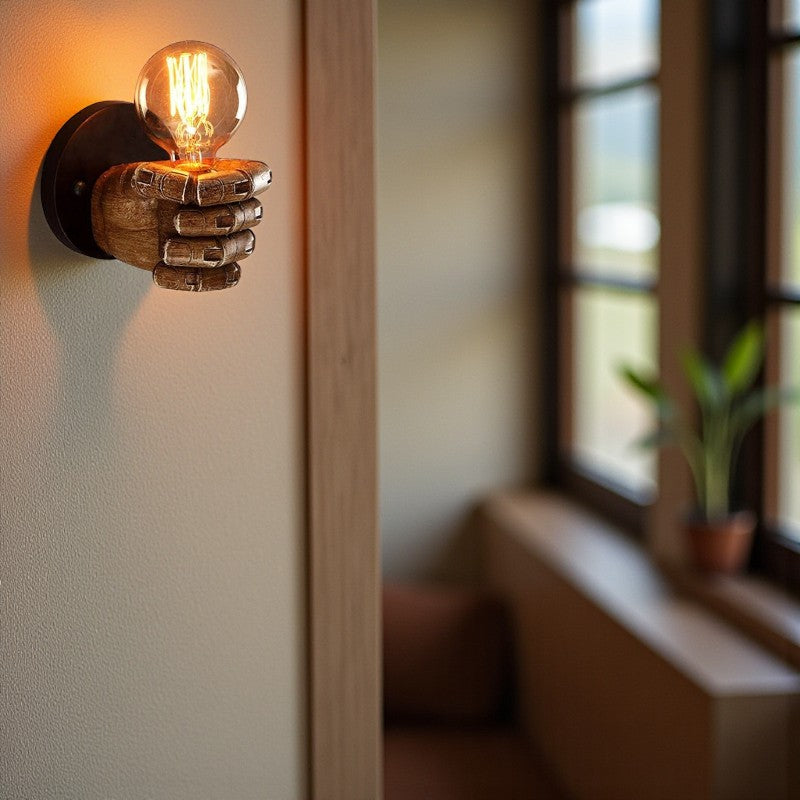 Industrielle Wandleuchte aus Resin mit Holzoptik Rustikale Dekorbeleuchtung