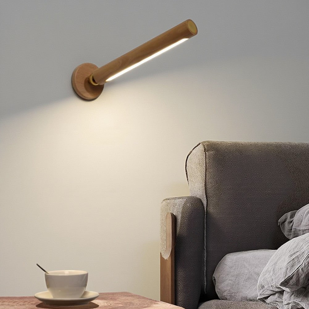 Verstellbare LED-Wandleuchte mit USB-Ladeanschluss