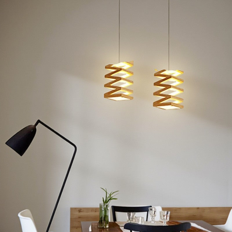 Moderne geometrische Hängelampe mit Holzdesign