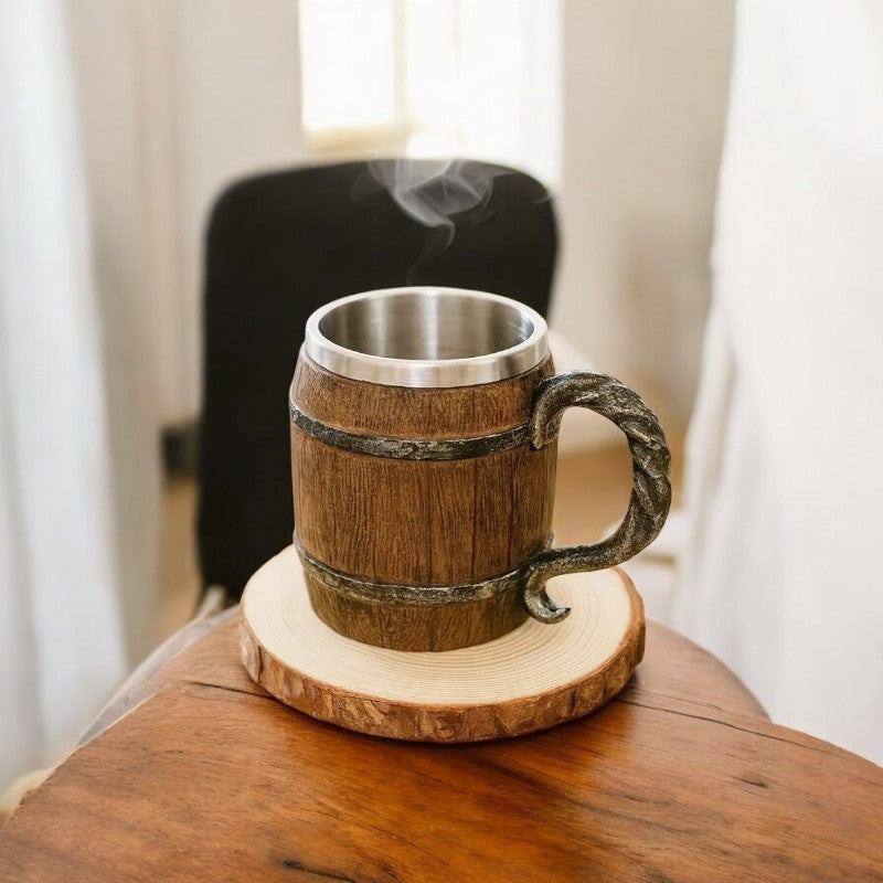 Handgefertigtes Holzbierkrug Klassisches Design mit sichtbarer Holzmaserung