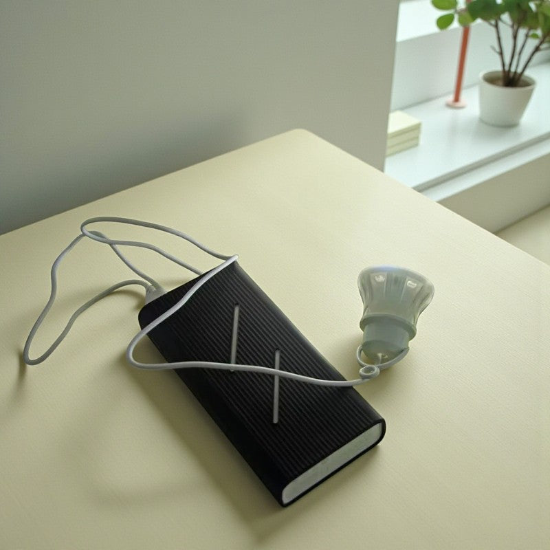 Glühbirnenförmige tragbare LED-Lampe mit Aufhängeschlaufe Moderne leichte Beleuchtung