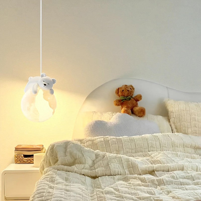 Verspielte Hängeleuchte für Kinderzimmer