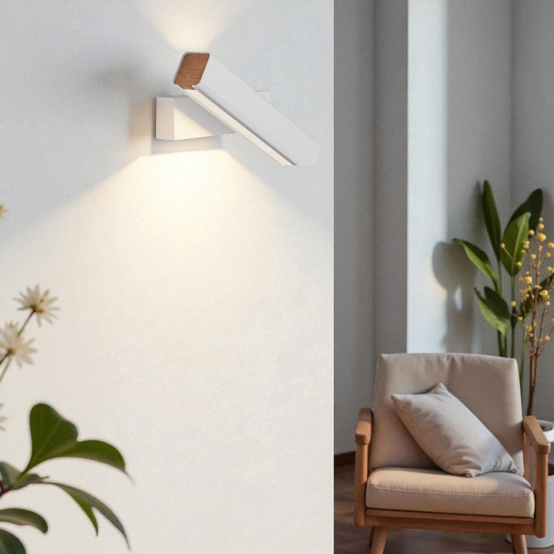 Wandleuchte mit verstellbarem Ständer für flexibles Licht