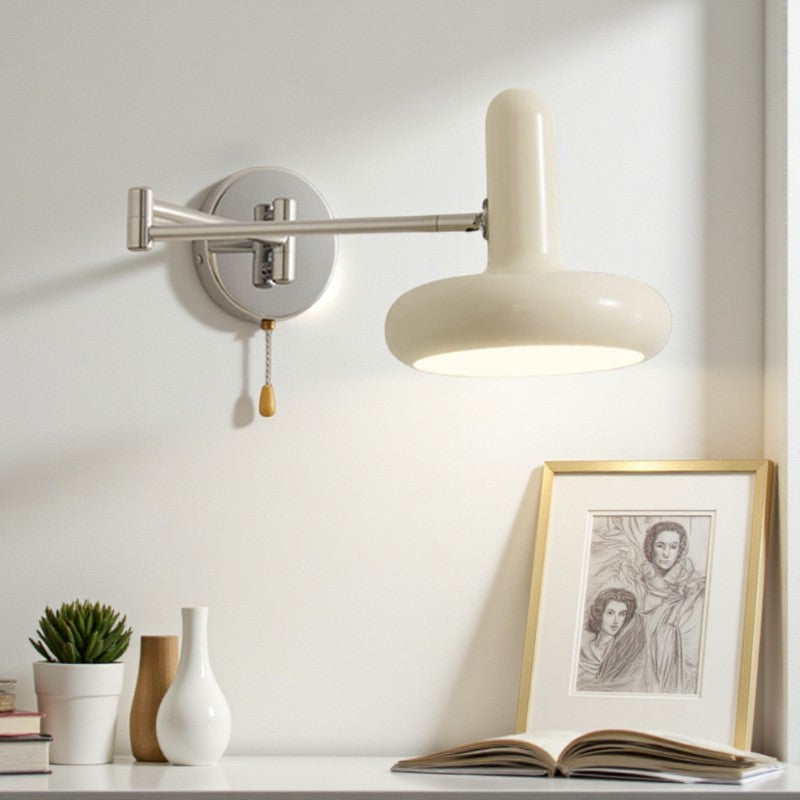 LED-Wandleuchte mit verstellbarem Kopf und Klapparm