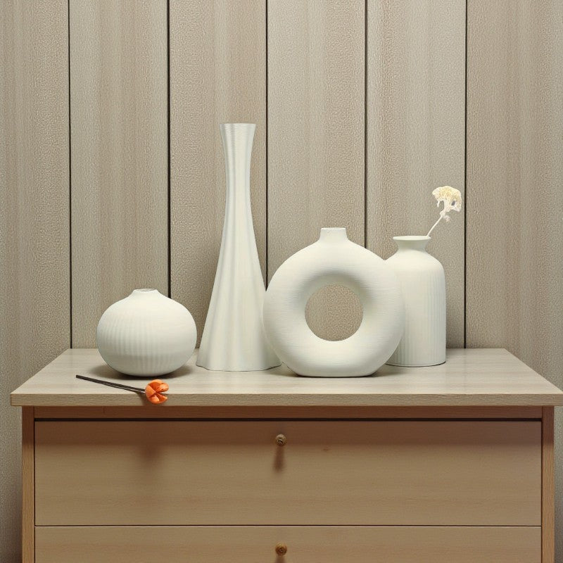 PlastikvaseSet mit geschwungenen Formen und matter Oberfläche Moderner dekorativer Akzent für Zuhause