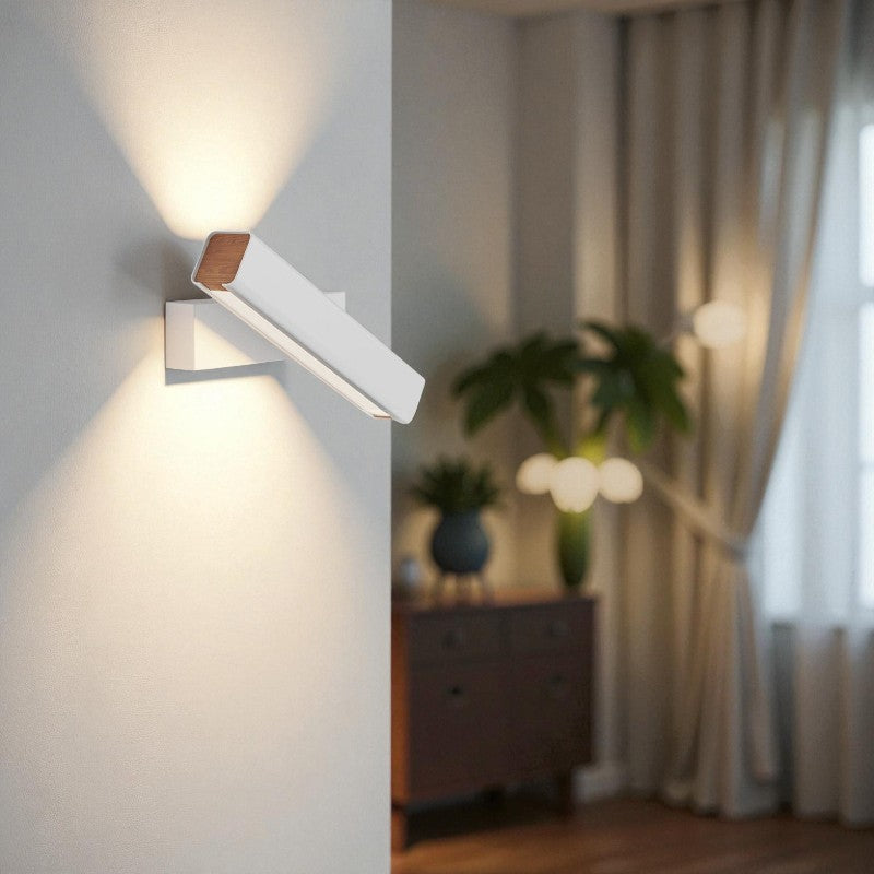 Wandleuchte mit verstellbarem Ständer für flexibles Licht