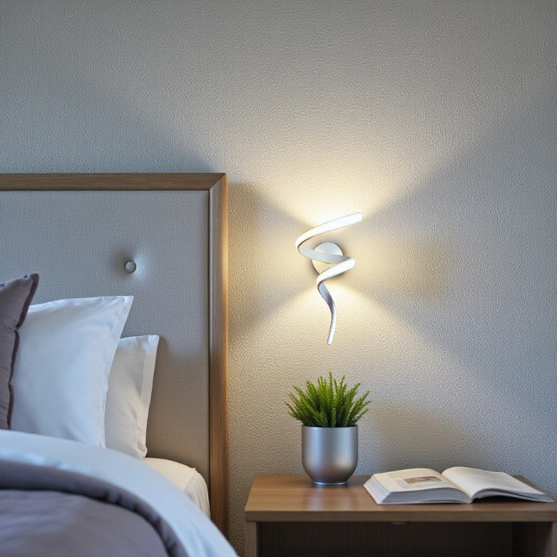 Spiralförmige LED-Wandleuchte mit integrierter Lichtquelle