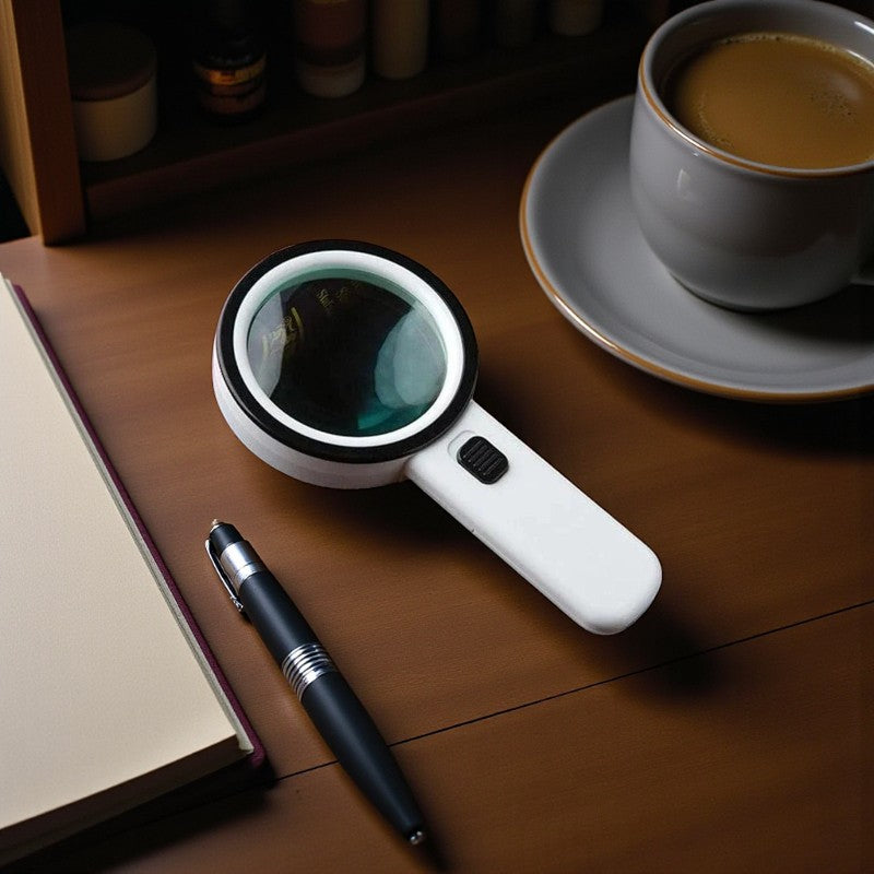 30 fache optische Lupe mit LED Beleuchtung für präzises Sehen