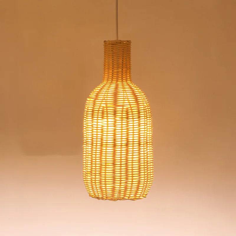 Handgeflochtene - Rattan-Pendelleuchte in Boho-Beige