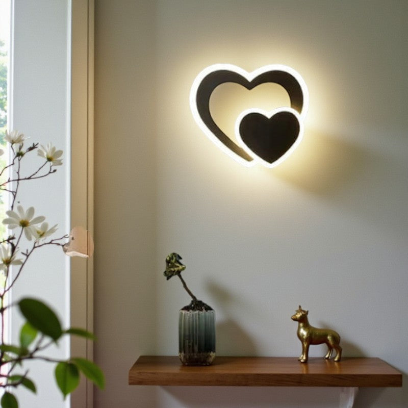 Herzförmige Wandleuchte für elegantes Wohnambiente
