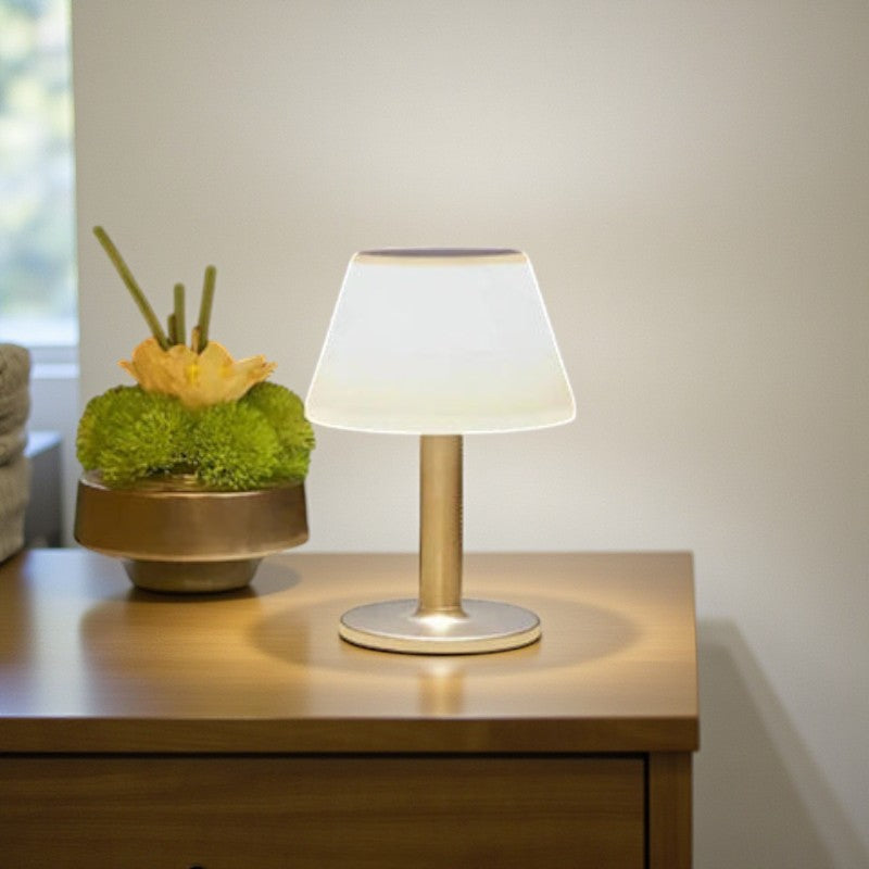 Solarbetriebene LED-Tischlampe für Innen- und Außenbereiche