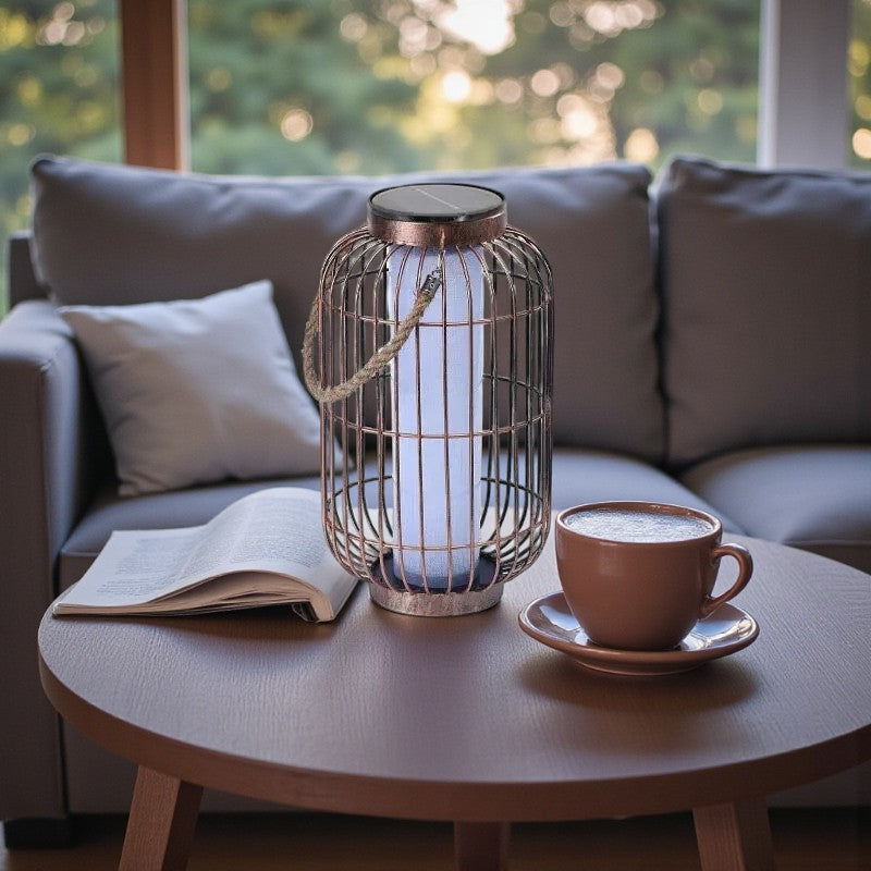 Solarbetriebene LED-Lampe mit Seilgriff und Schutzgehäuse