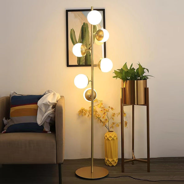 Vertika - Elegante LED-Baumlampe mit weißen Glasschirmen