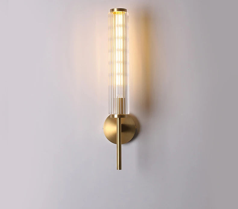 Mureto - Goldene Wandleuchte mit klarem Glasschirm und