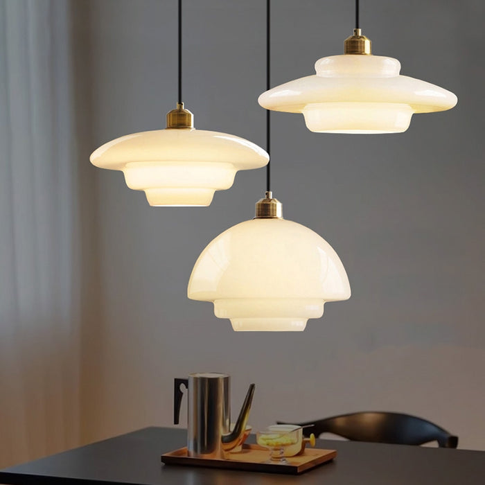Aurela - Elegante Pendelleuchte aus weißem Glas – Zeitloses