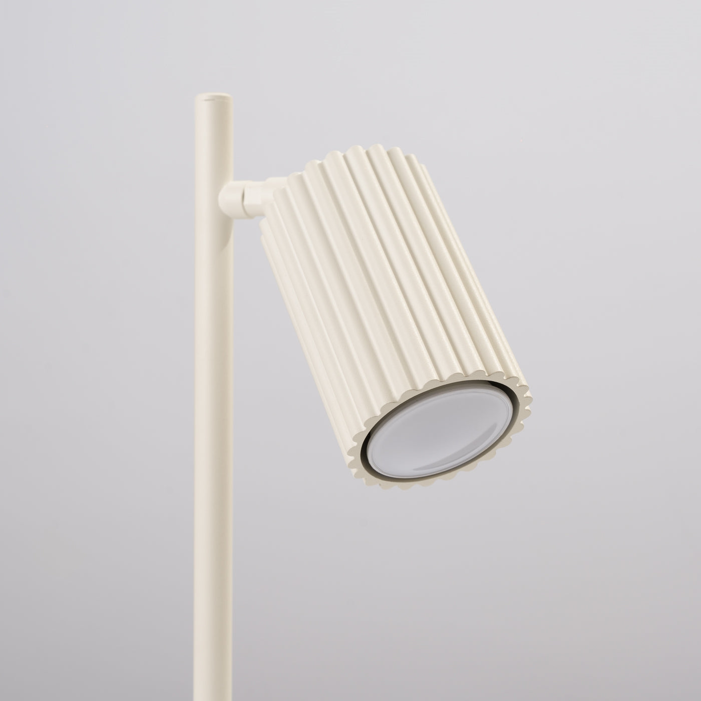 Mirela - Beigefarbene Aluminium-Tischleuchte