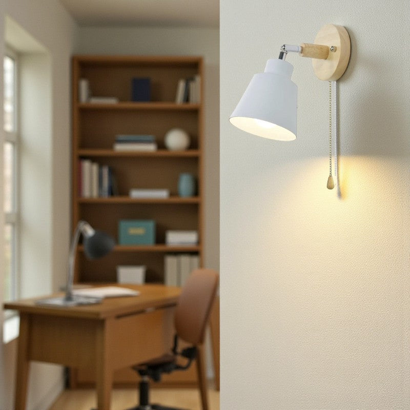 LED-Wandleuchte mit Zugschalter und verstellbarem Kopf für flexible Beleuchtung