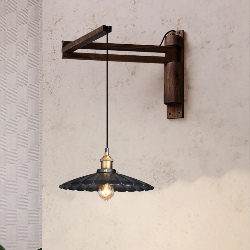 Brio - Wandleuchte aus Holz mit verstellbarem Arm und