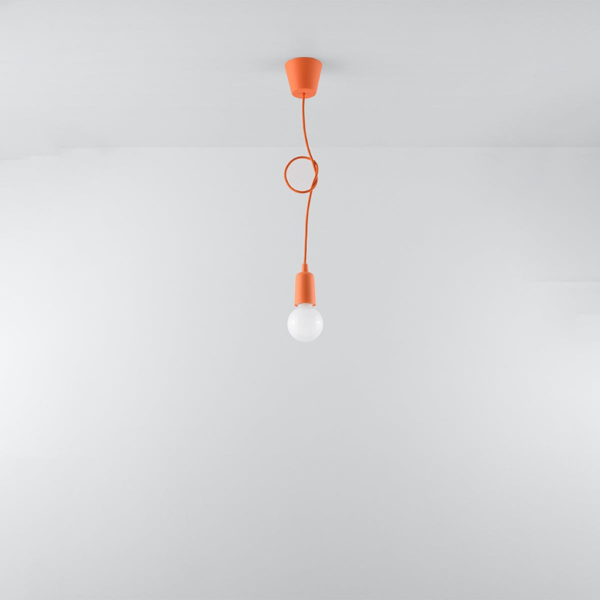 Minimalistische - orangefarbene Pendelleuchte