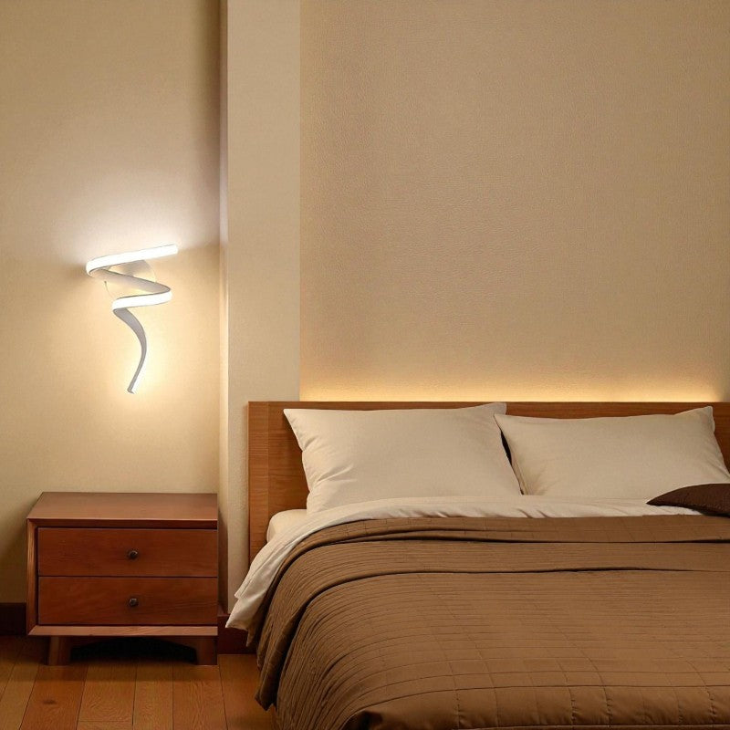 Spiralförmige LED-Wandleuchte mit integrierter Lichtquelle