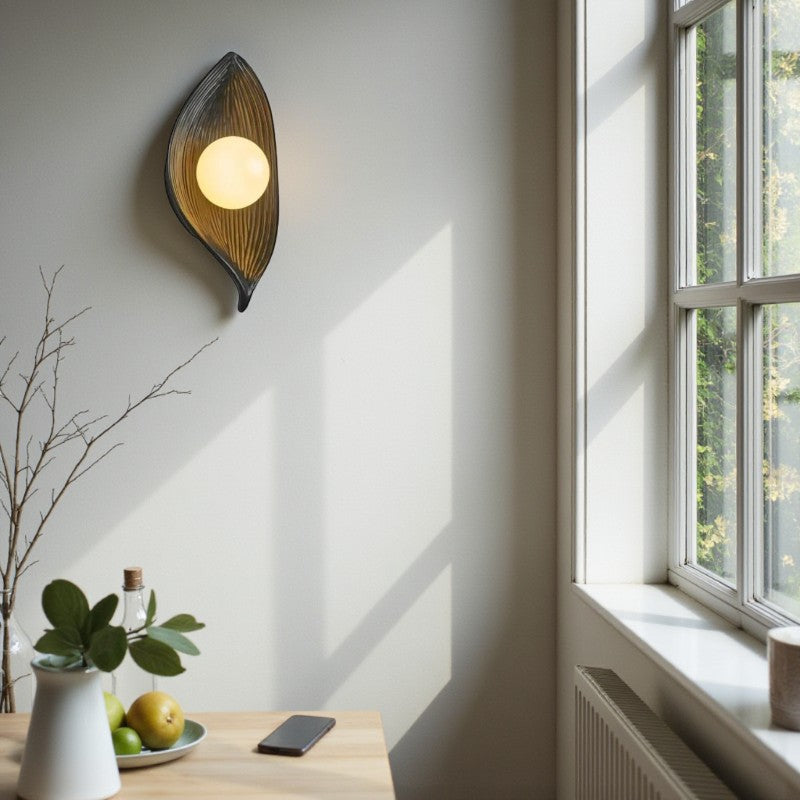 Moderne LED-Wandleuchte für den Innenbereich Ovale Blattform mit dekorativen Kugelbirnen