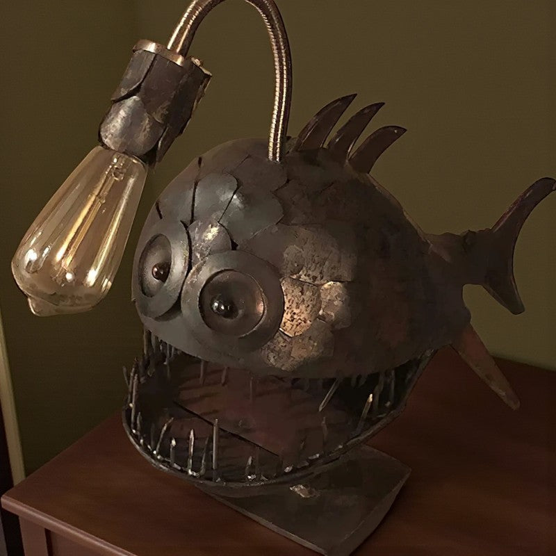 Retro Fisch Tischlampe für einzigartiges Design und Akzentbeleuchtung