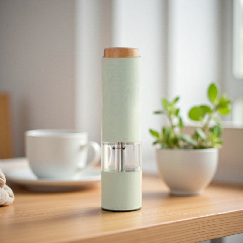 Gewürzmühle mit eingebauter wiederaufladbarer Batterie