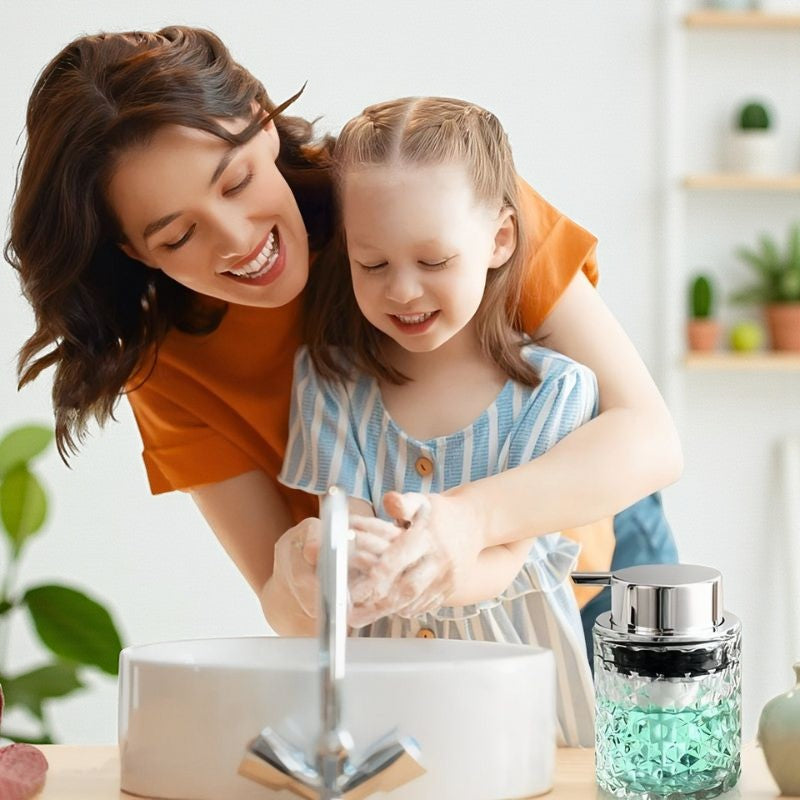 Nachfüllbarer Seifenspender mit innovativem Design für organisierte und elegante Badezimmer- oder Küchenbereiche