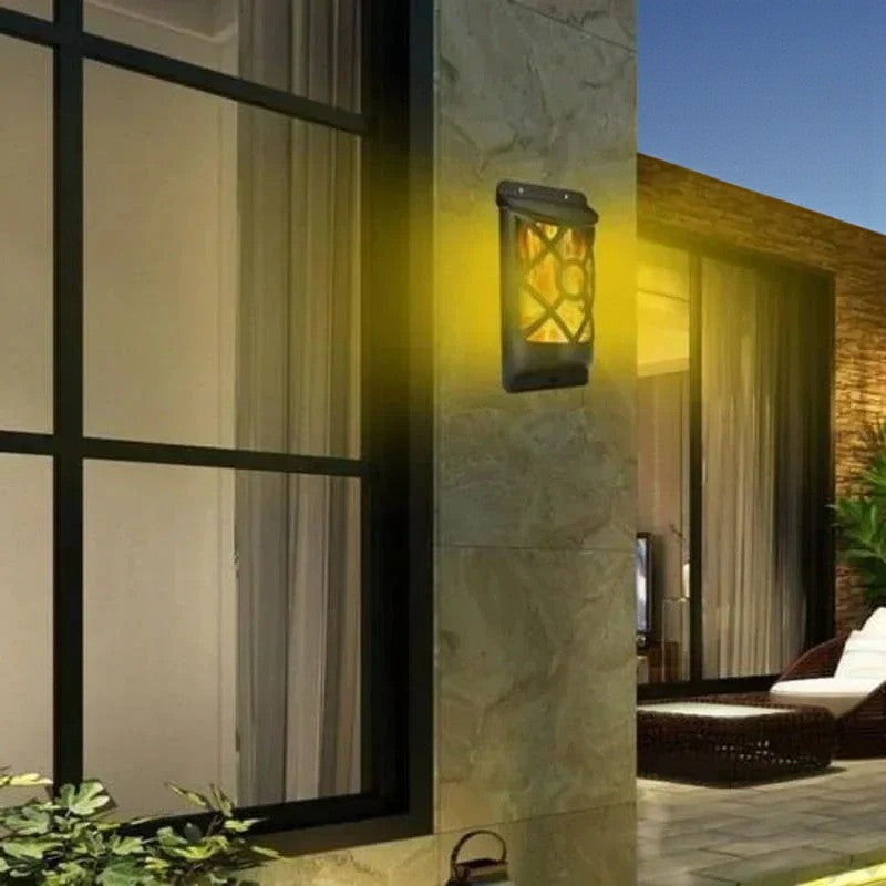 Sorge für gemütliches Licht im Außenbereich mit einer Solar-LED-Fackel