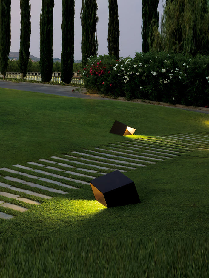 Solix - Solar-Gartenleuchte in Würfelform, Schutzart IP65,