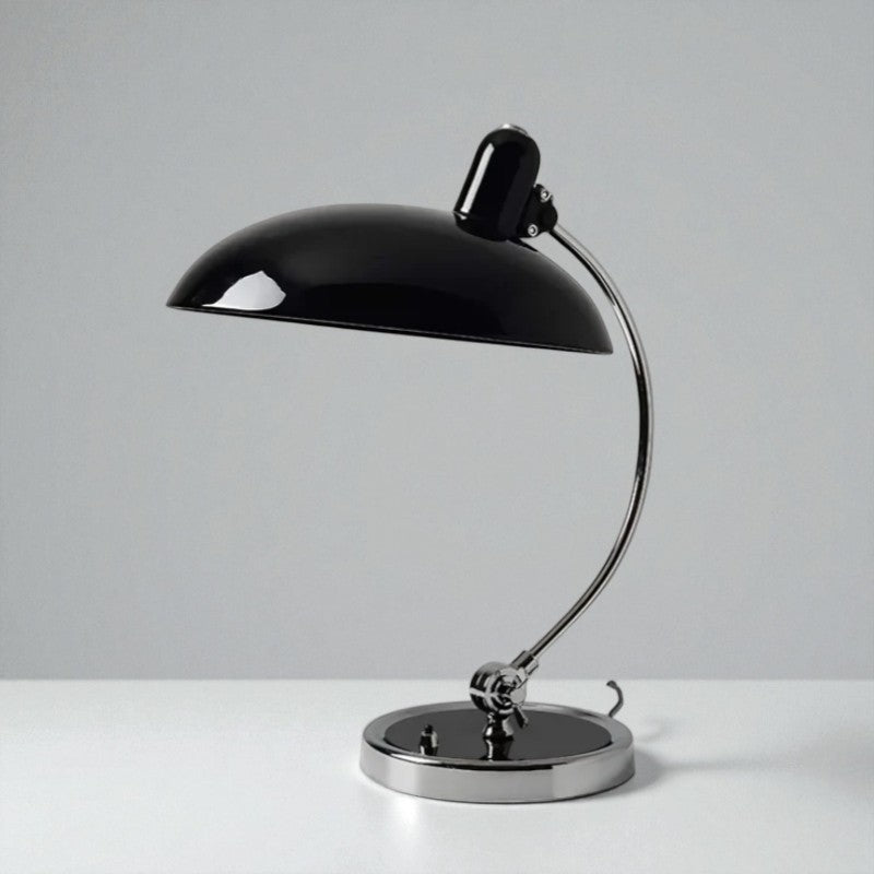 Minimalistische skandinavische Tischlampe mit elegantem Design für jeden Raum