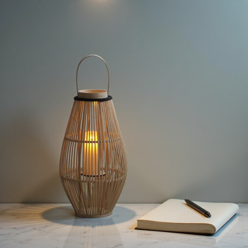 Dekorativer Kerzenhalter mit Käfig und Griff für stilvolles Wohnambiente