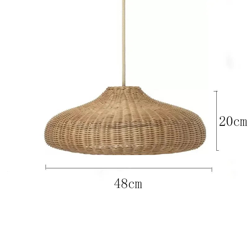 Handgeflochtene - Rattan-Pendelleuchte in Boho-Beige