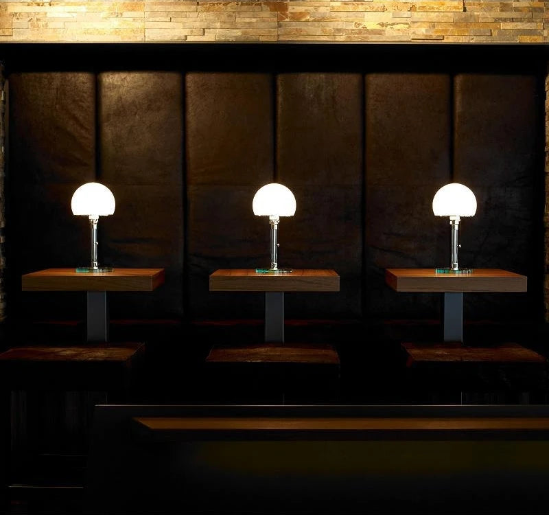 Focalia - Bauhaus Tischlampe mit Mattglaskugel
