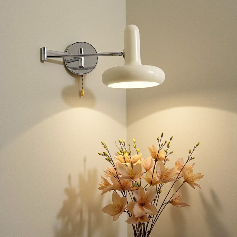 LED-Wandleuchte mit verstellbarem Kopf und Klapparm