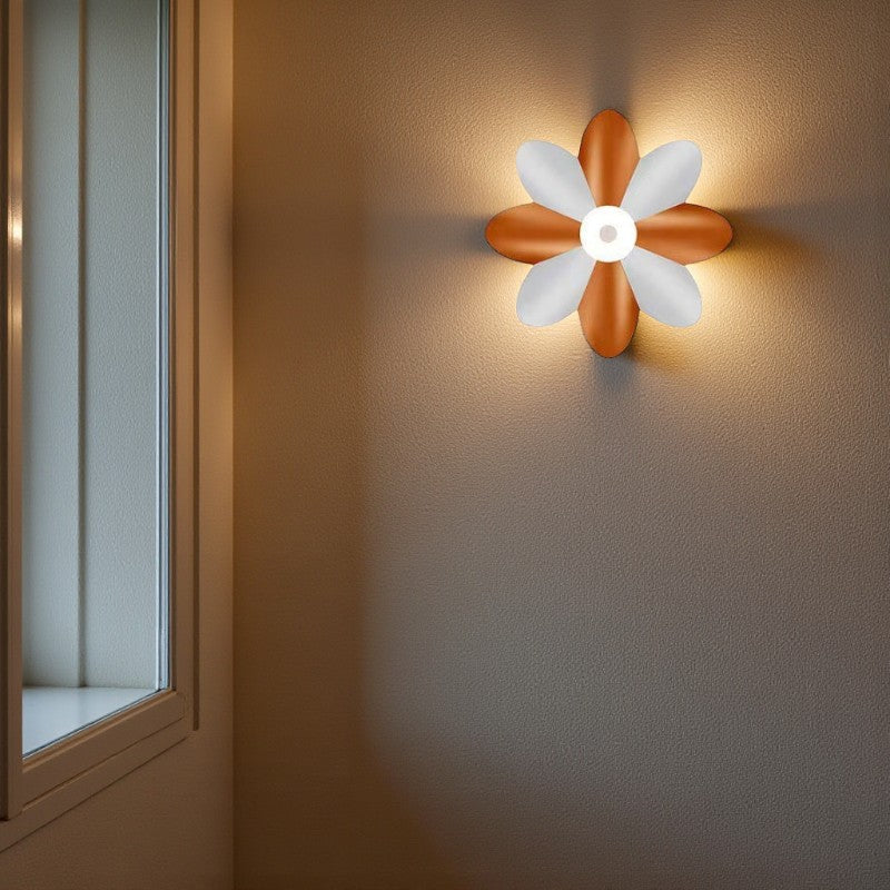 LED Wandleuchte mit Blumenblätter Design