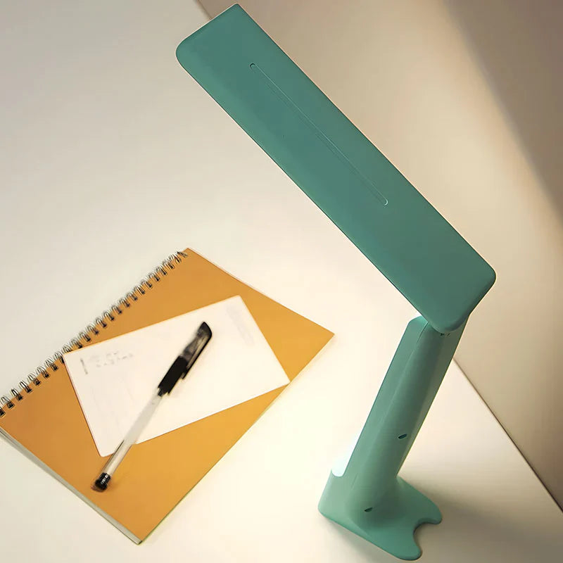 Schreibtischlampe mit einstellbarer Helligkeit