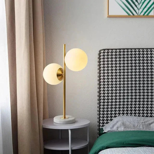 Minimalistische Tischlampe für moderne Räume
