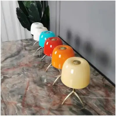 Tabla - Bauhaus-Tischleuchte mit Dreibeinstativ und farbigem