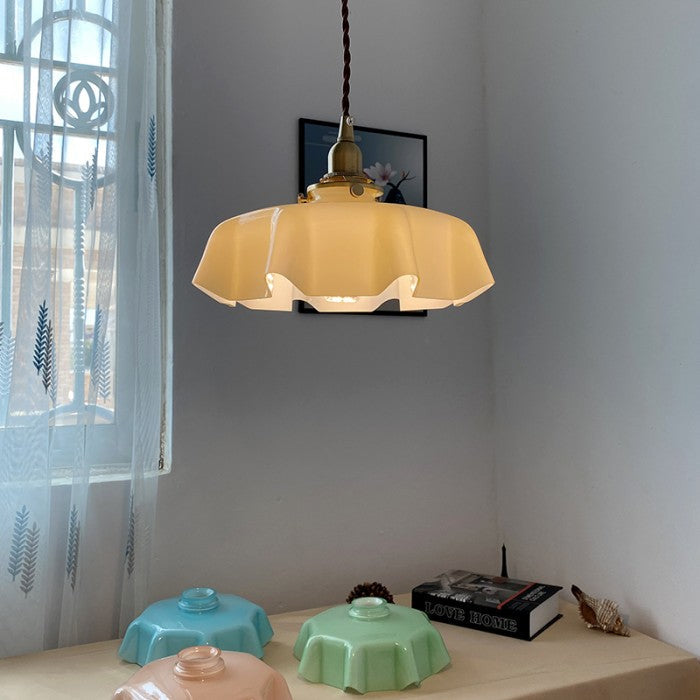 Aurela - Retro-Pendelleuchte in Blumenform aus Glas,