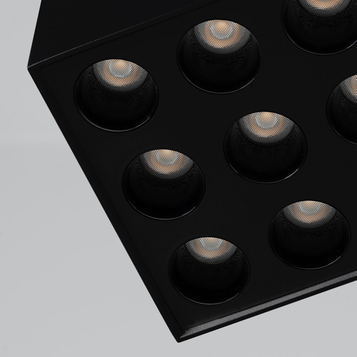 OZZY - LED-Deckenleuchte, schwarzes Aluminium, 9,5 x 9,5 x 8