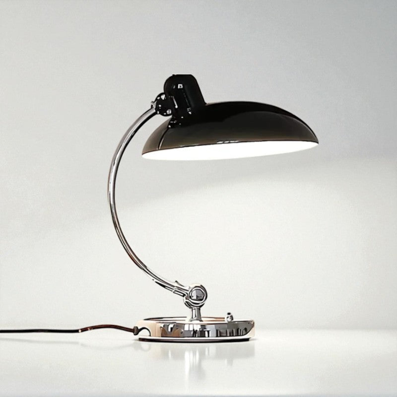 Minimalistische skandinavische Tischlampe mit elegantem Design für jeden Raum