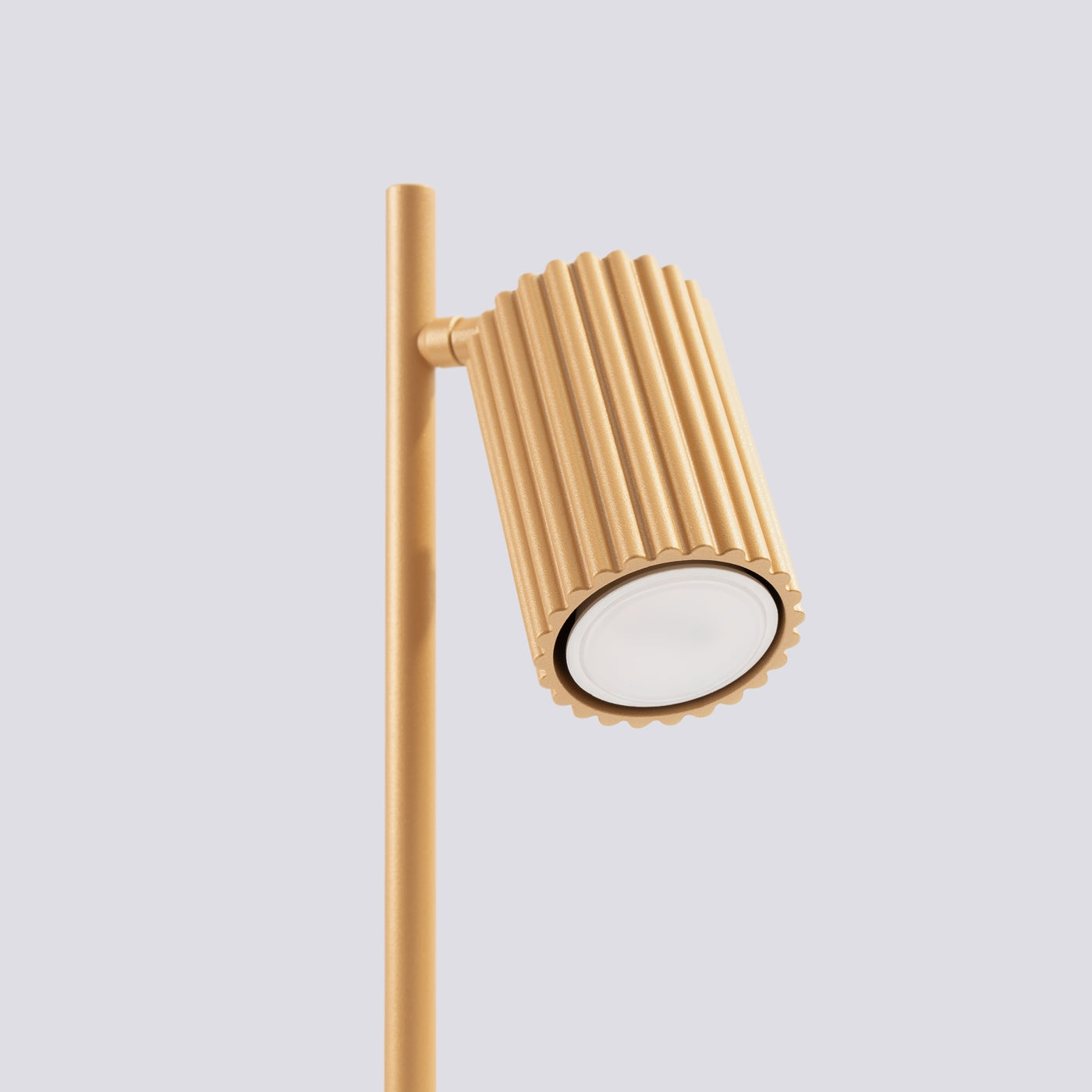 Tabora - Tischlampe goldfarben im geriffelten Röhrendesign
