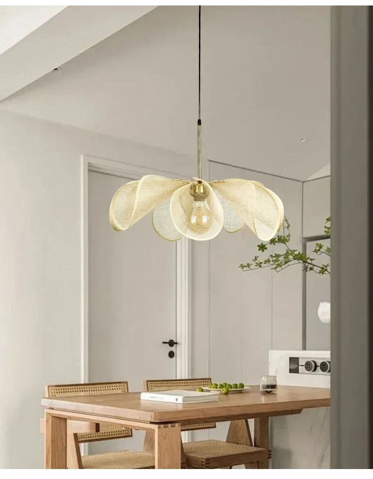 SabiFlora - Stoff-Hängelampe Wabi-Sabi Blumenform, E27 LED