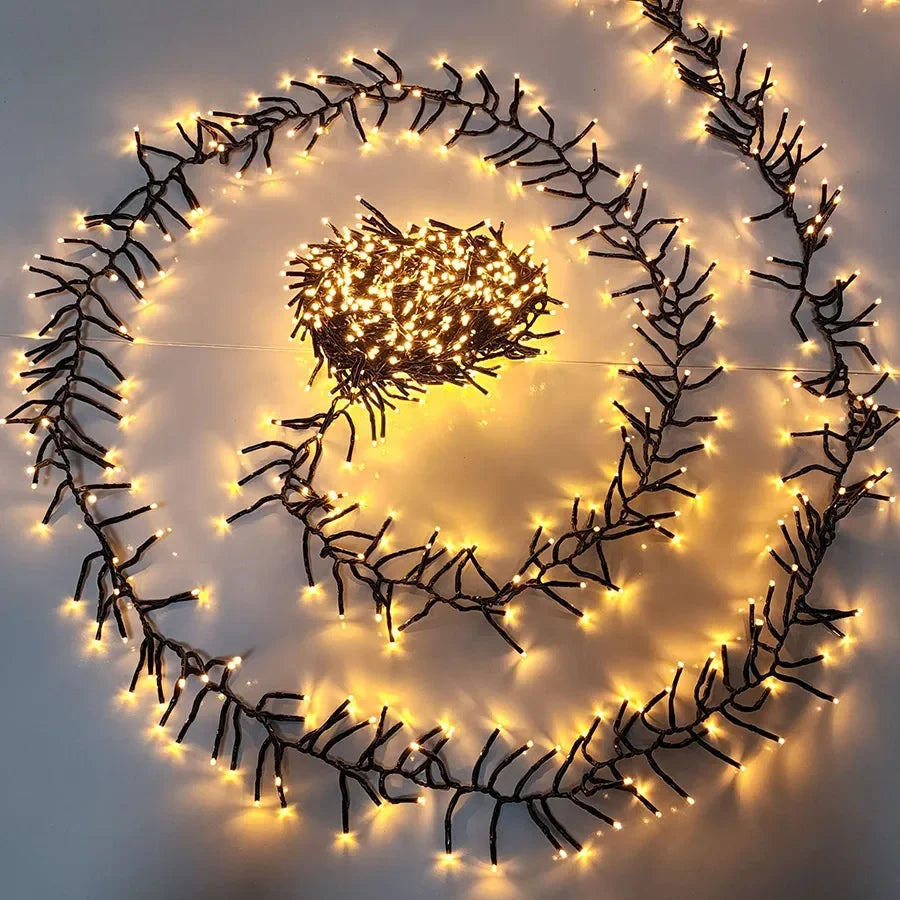 Sparkla - 25 m lange Lichterkette mit 2000 warmweißen LEDs