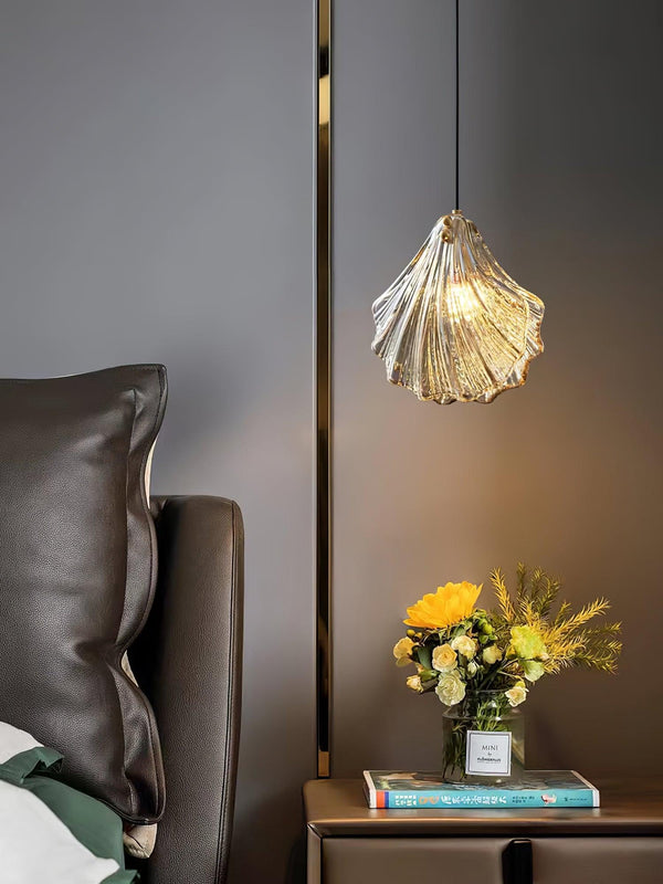 Shell“ - Mini-Pendelleuchte Shell aus Messing und Glas