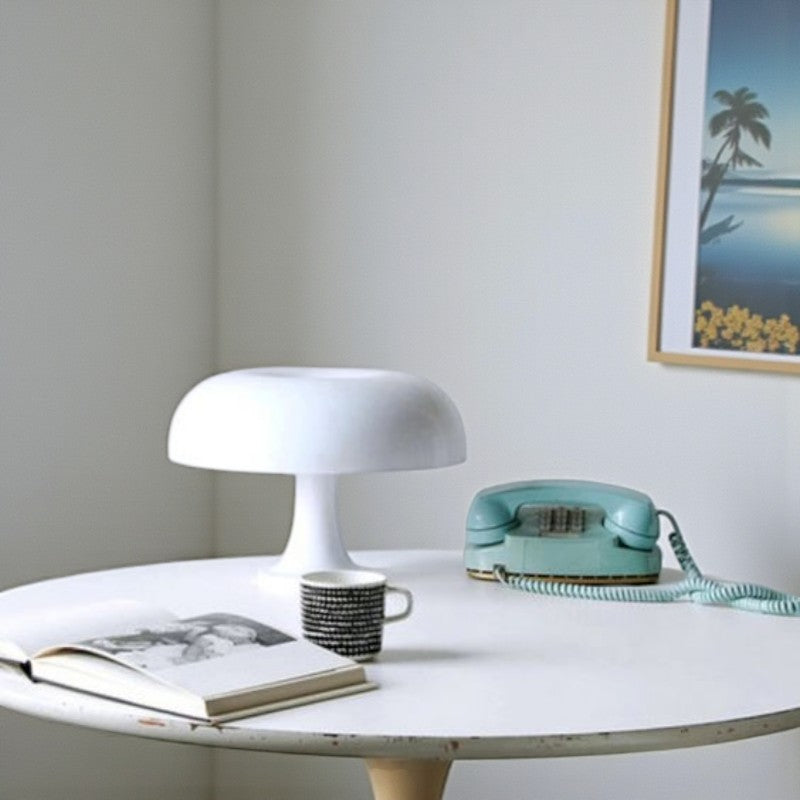 Moderne wiederaufladbare Lampe mit zeitloser Eleganz für vielseitige Beleuchtung zu Hause